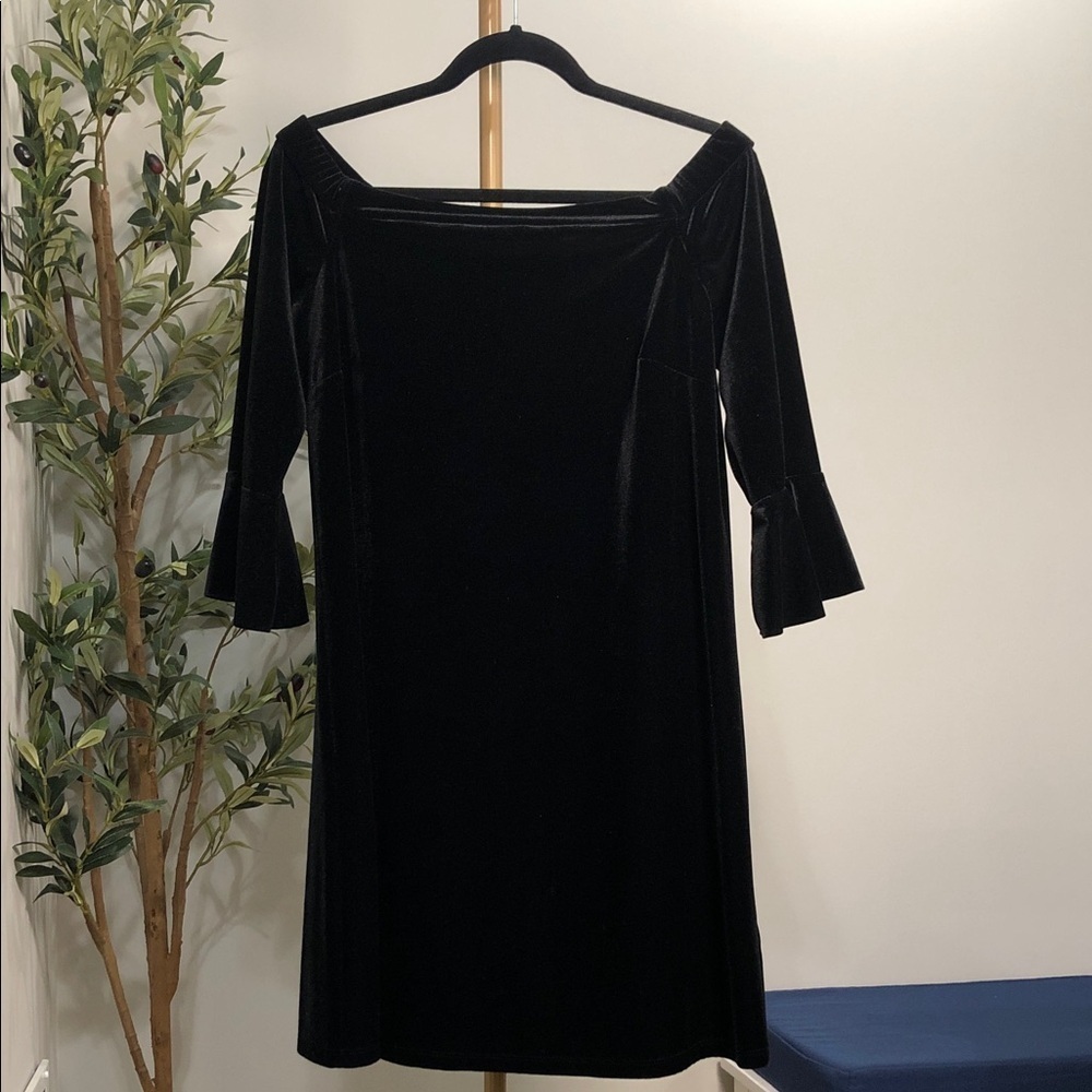 Chaps Black Velvet 3/4 Flared Sleeve Dress (DJ1)